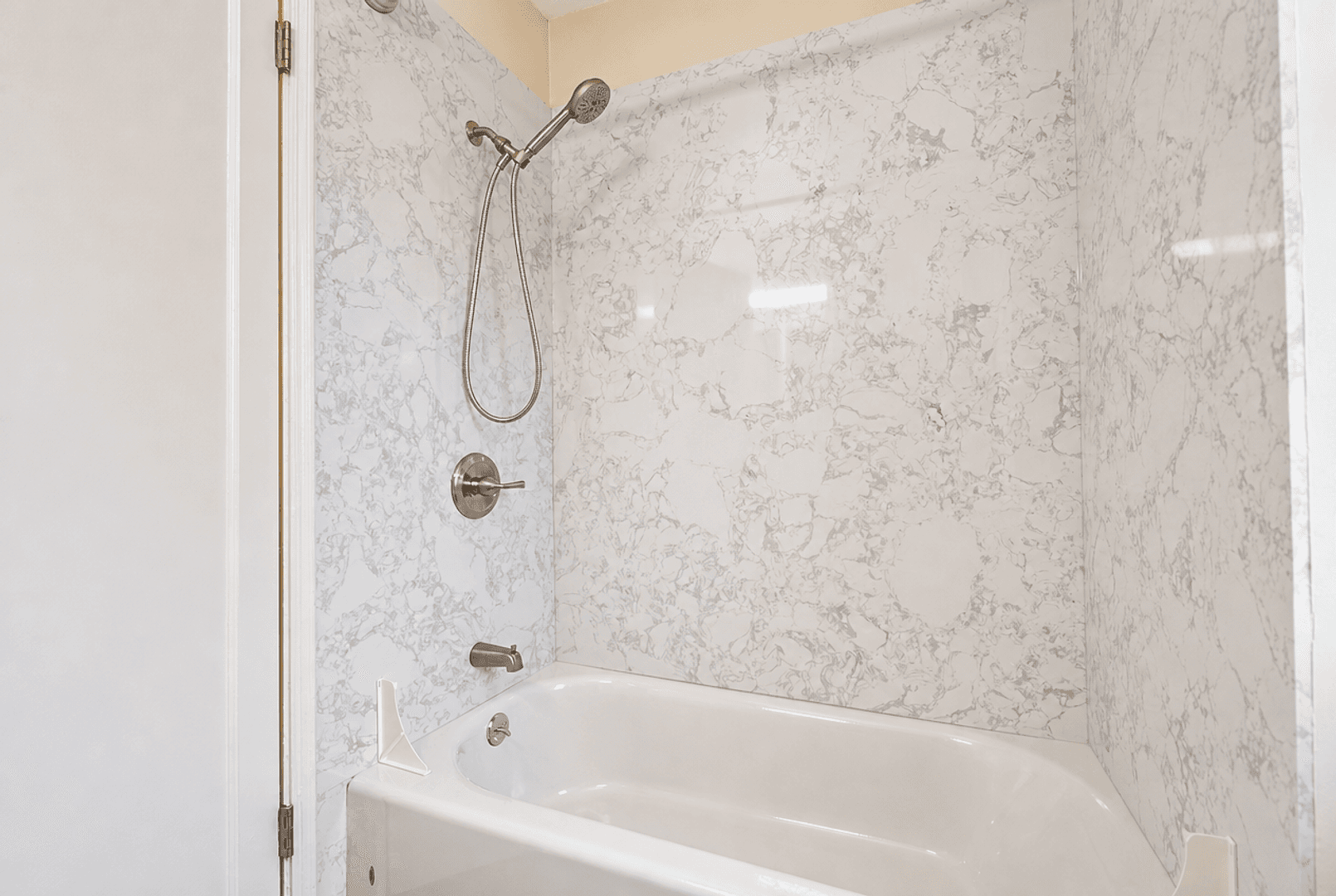 Albany Apartment: 935 Solano Avenue