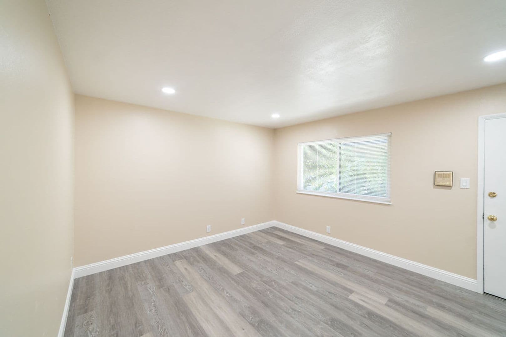 Oakland Apartment: 200 East 15th Street