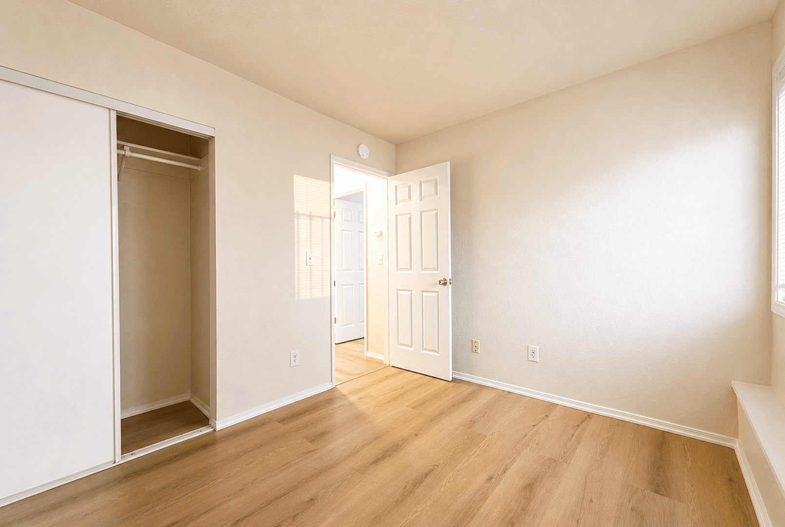 Pittsburg Apartment: 45 W. Tenth st.