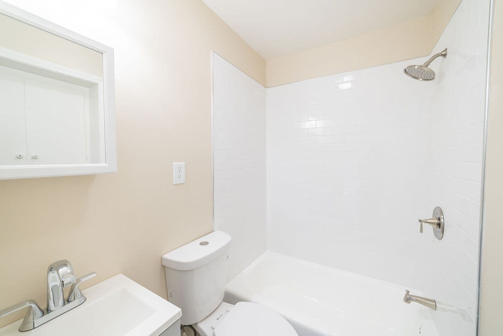 Oakland Apartment: 395 Palm Ave