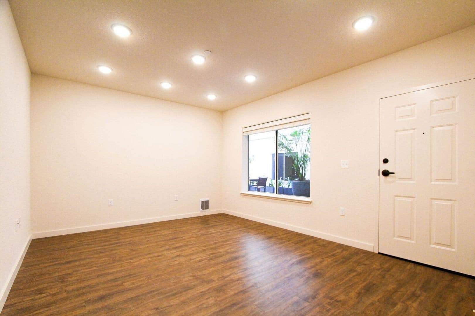 Berkeley Apartment: 1901 Dwight Way