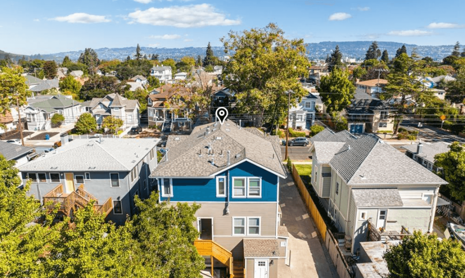 Alameda Apartment: 2060 San Antonio Ave