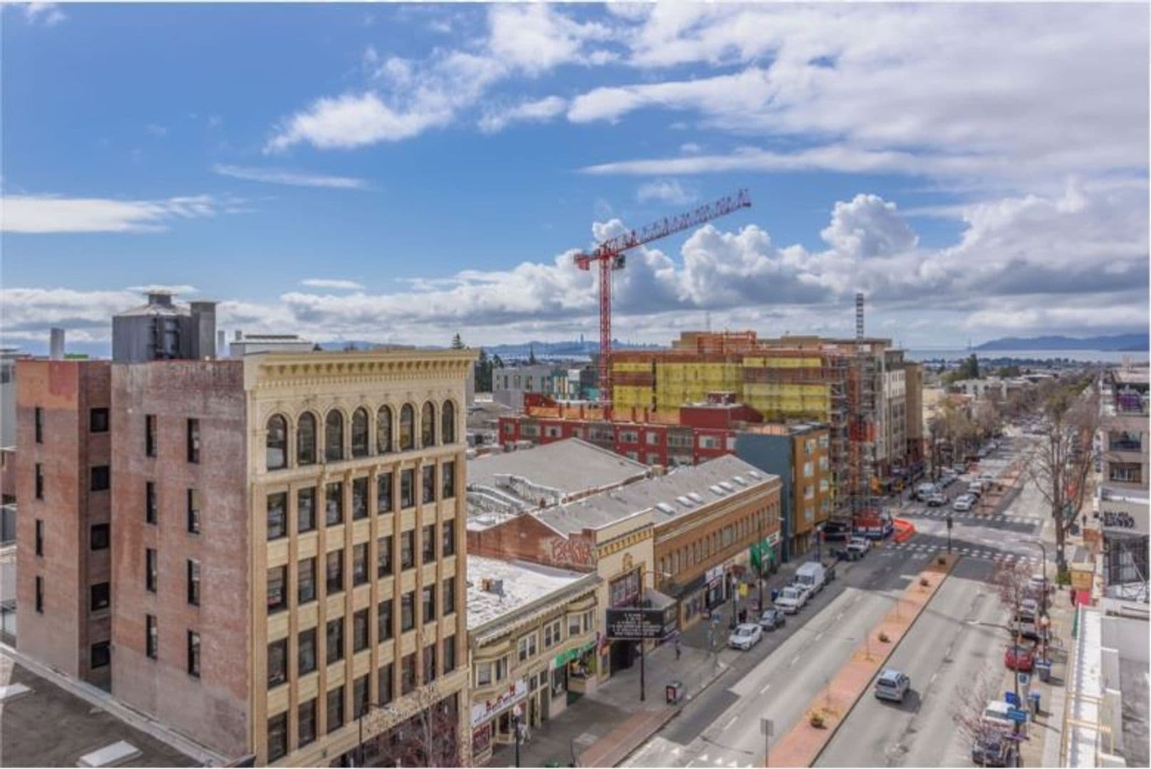 Berkeley Apartment: 2067 University Ave