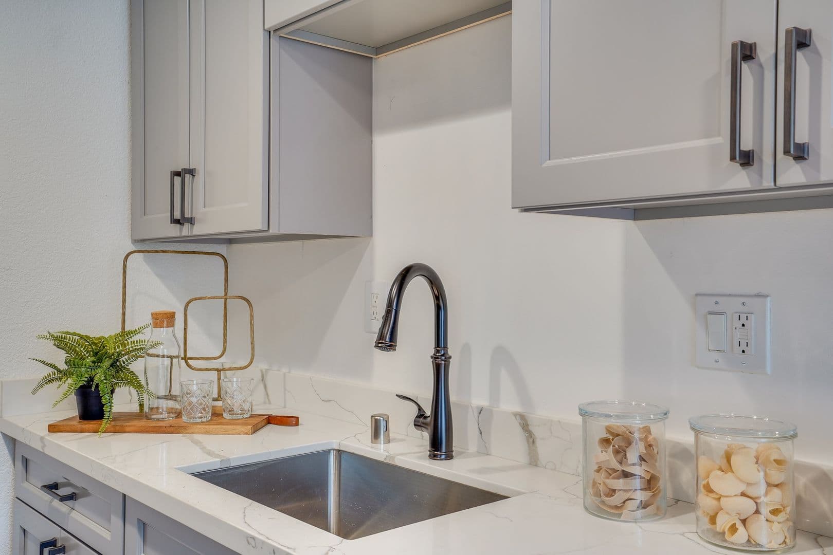 Hayward Apartment: 1282 Mattox Rd