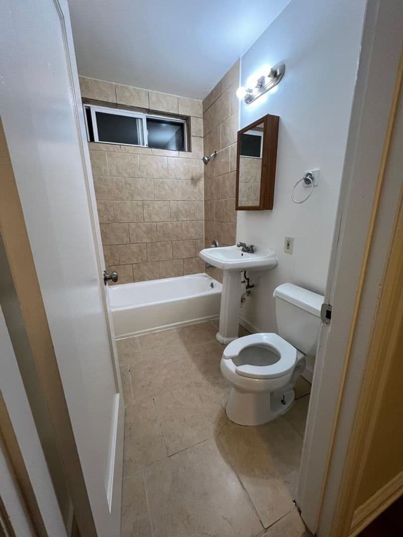 Pittsburg Apartment: 45 W. Tenth st.