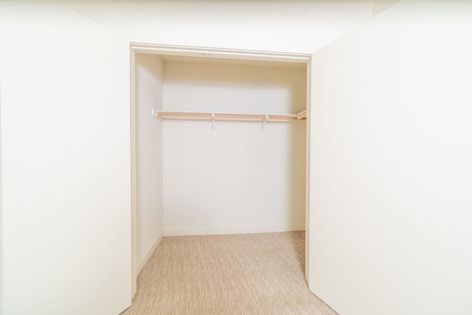 Oakland Apartment: 240 W. MacArthur Blvd