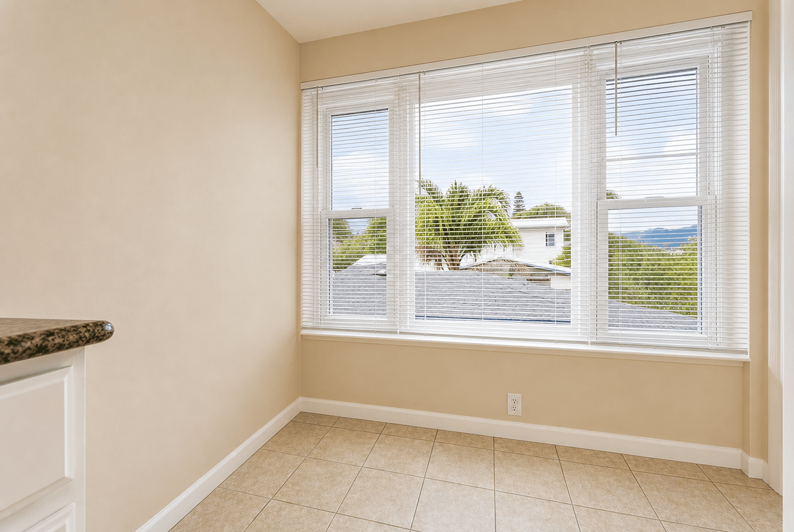 Albany Apartment: 935 Solano Avenue