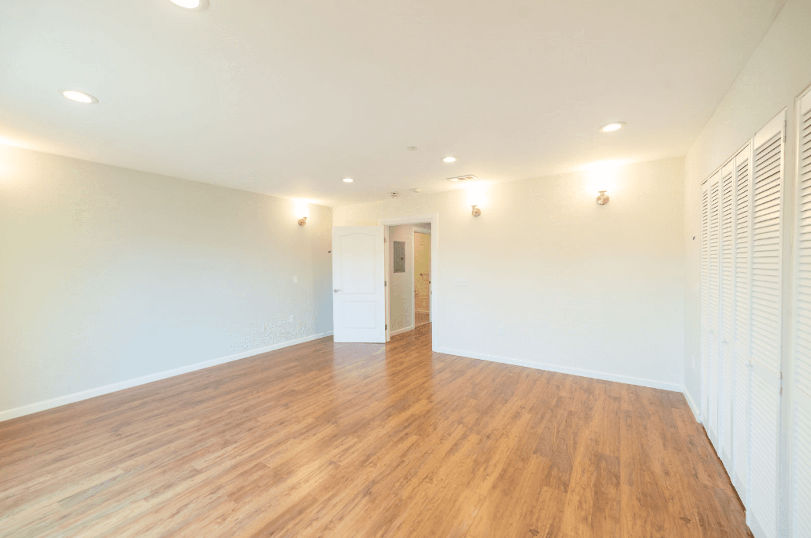 Emeryville Apartment: 1276 Ocean Ave