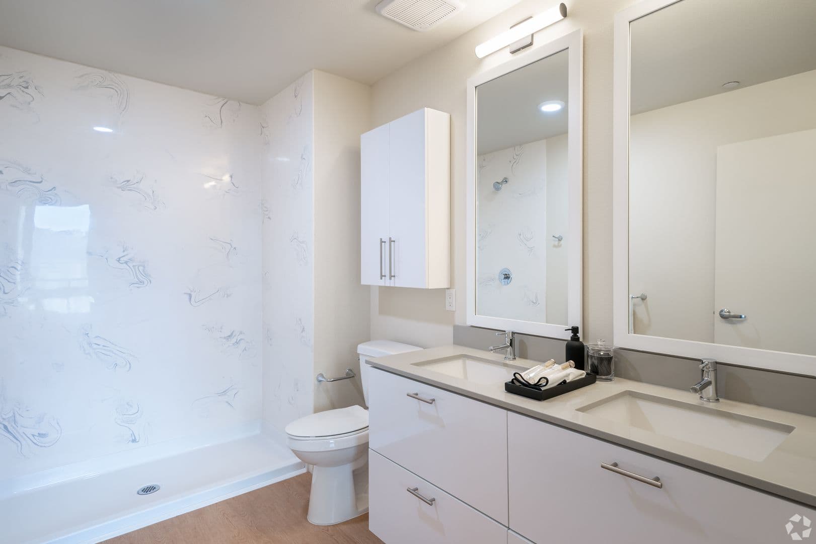 Oakland Apartment: 240 W. MacArthur Blvd