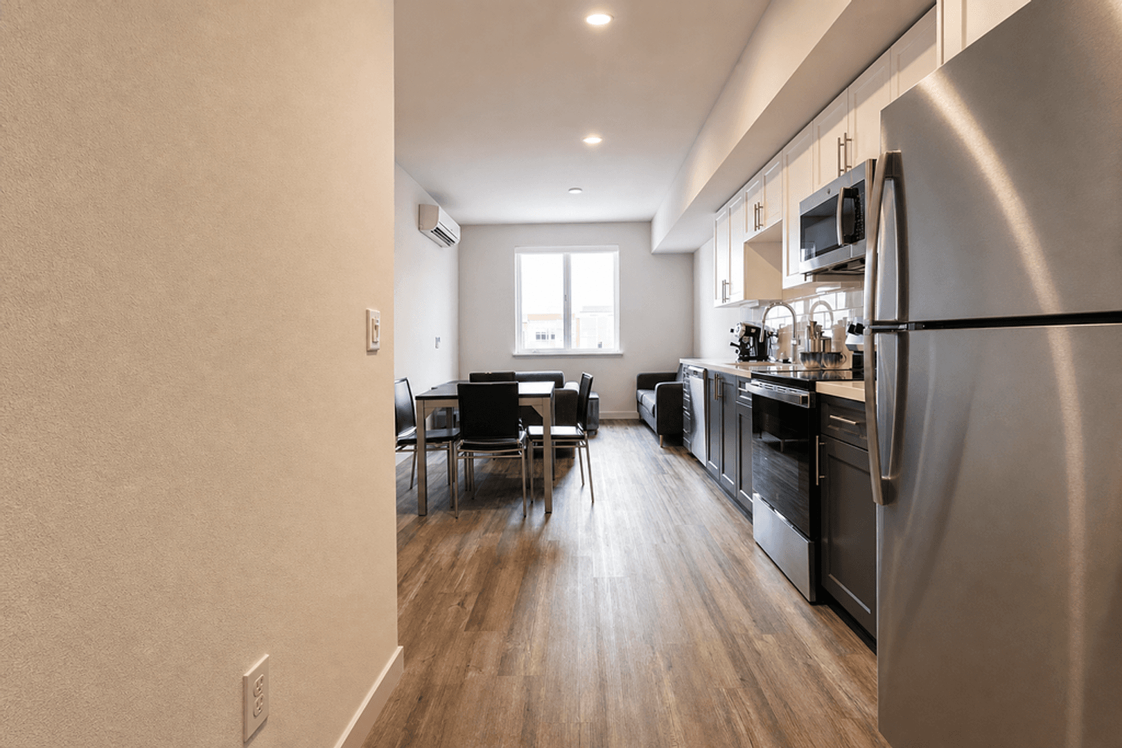 Berkeley Apartment: 2077 Haste St