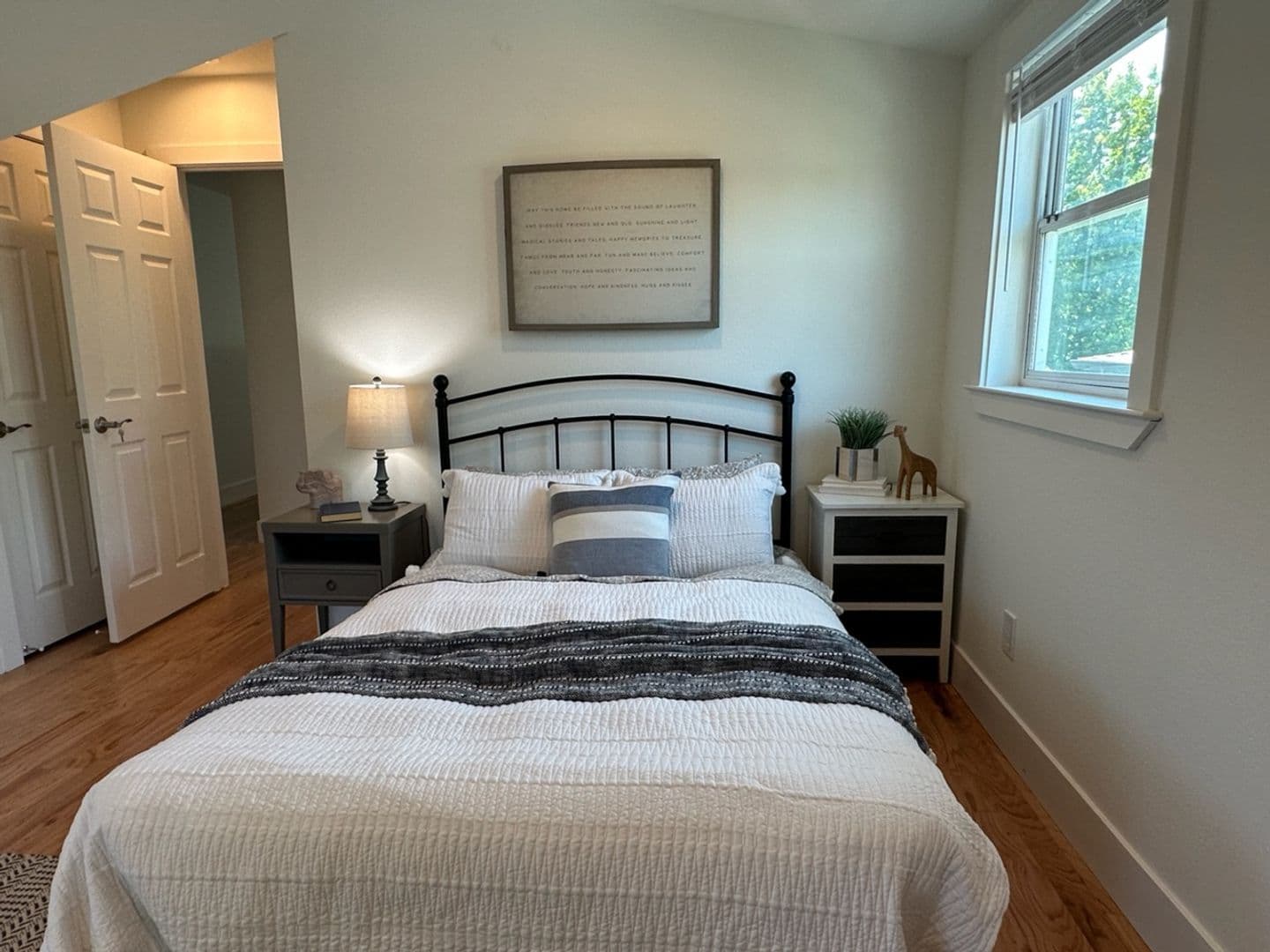 Alameda Apartment: 2060 San Antonio Ave