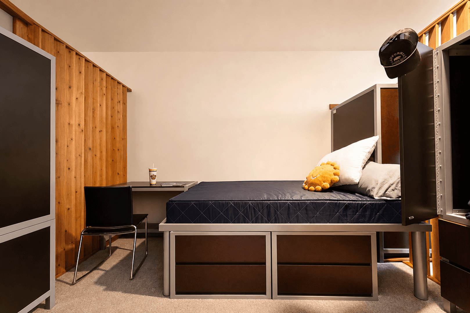 Berkeley Apartment: 2077 Haste St