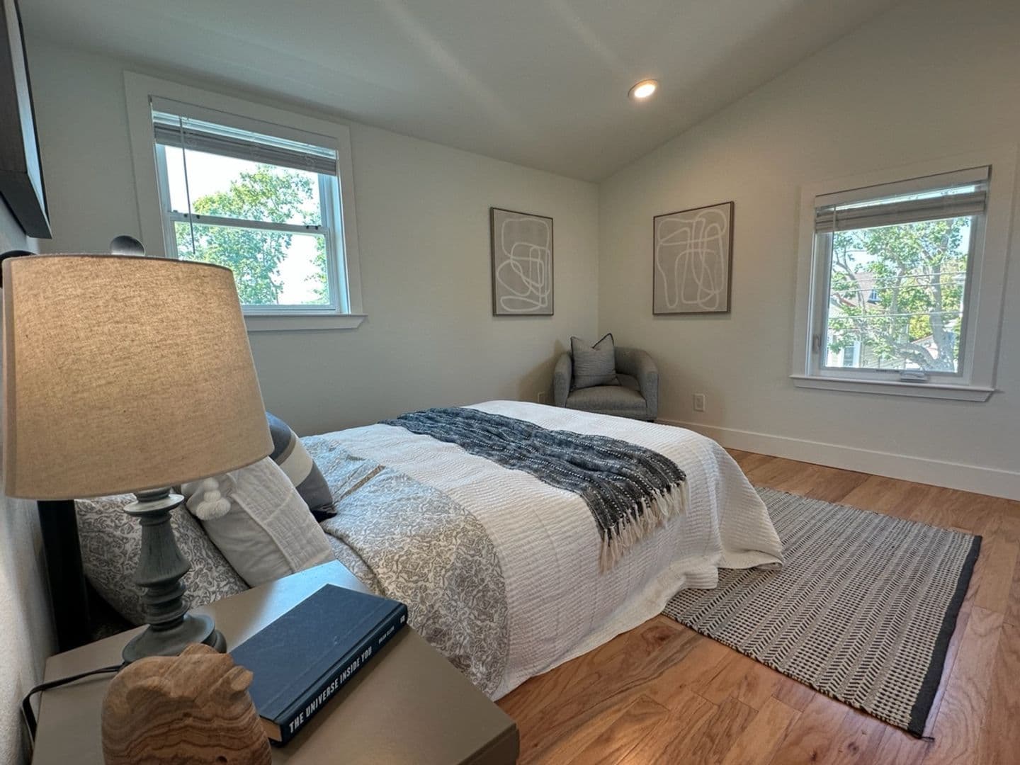 Alameda Apartment: 2060 San Antonio Ave