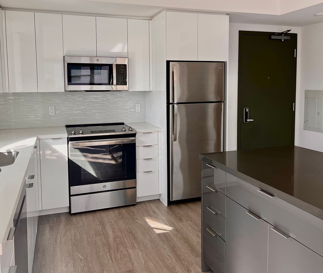 Berkeley Apartment: 3006 San Pablo Ave.