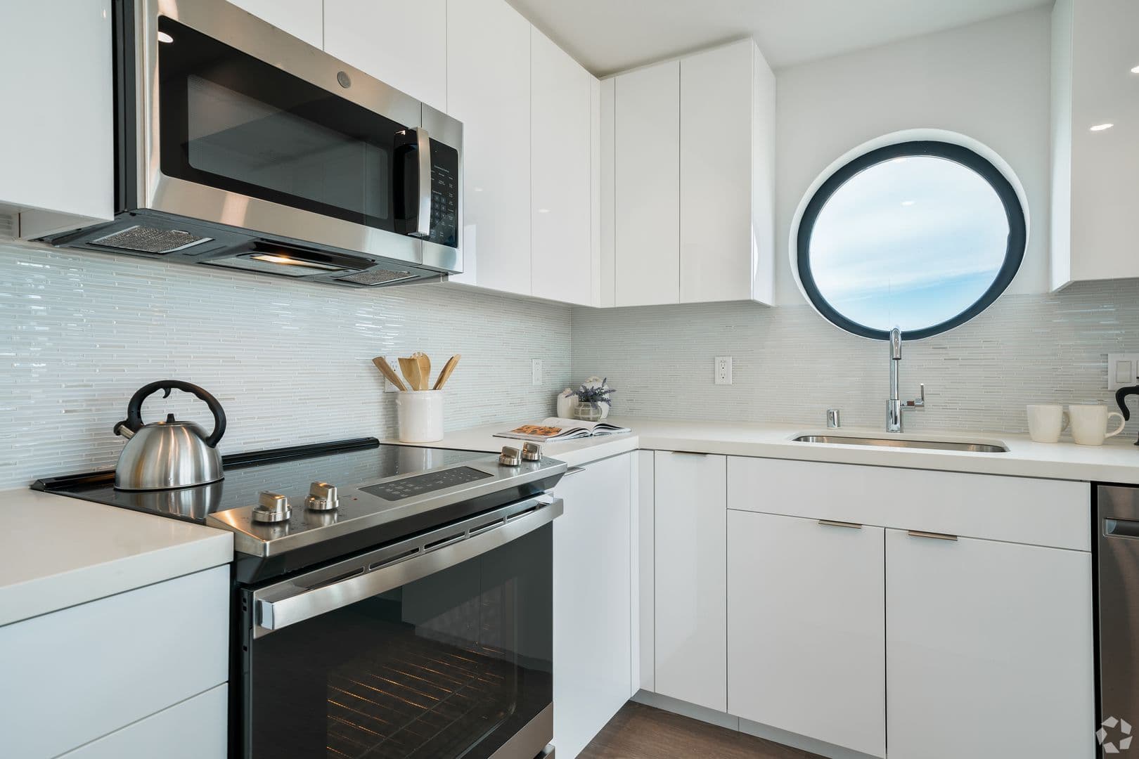 Berkeley Apartment: 3006 San Pablo Ave.