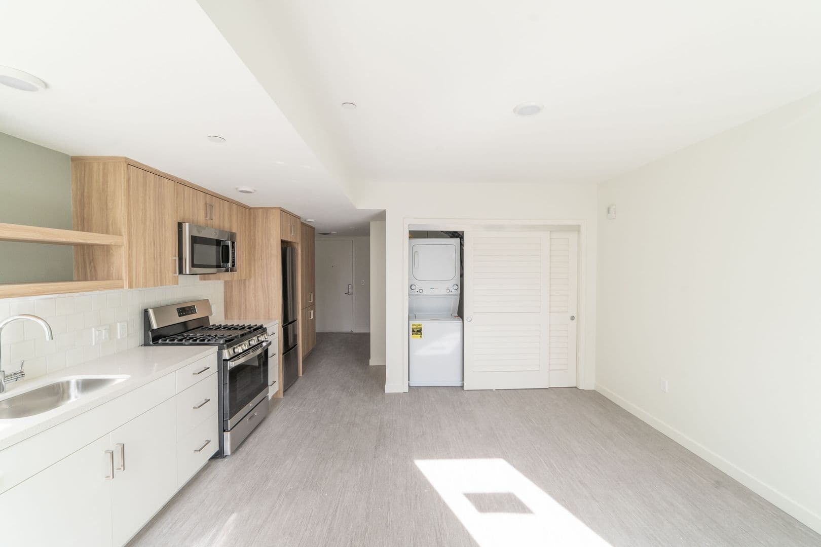 Berkeley Apartment: 2150 Kittredge St