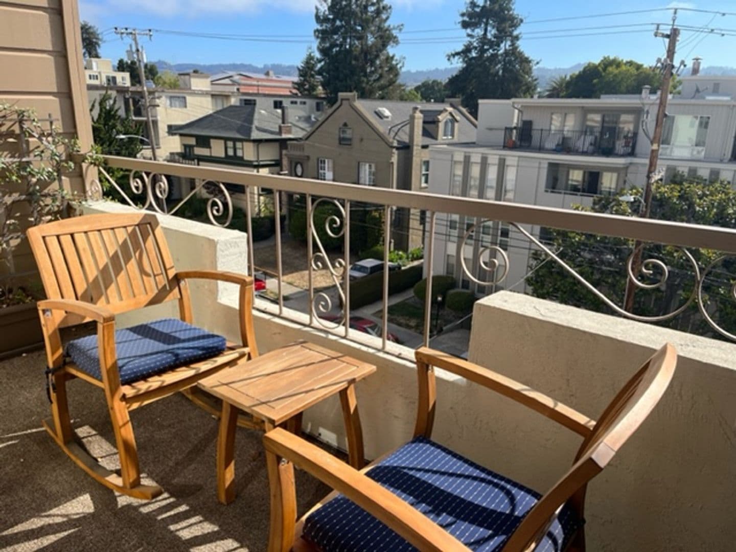 Oakland Apartment: 365 Euclid Ave.