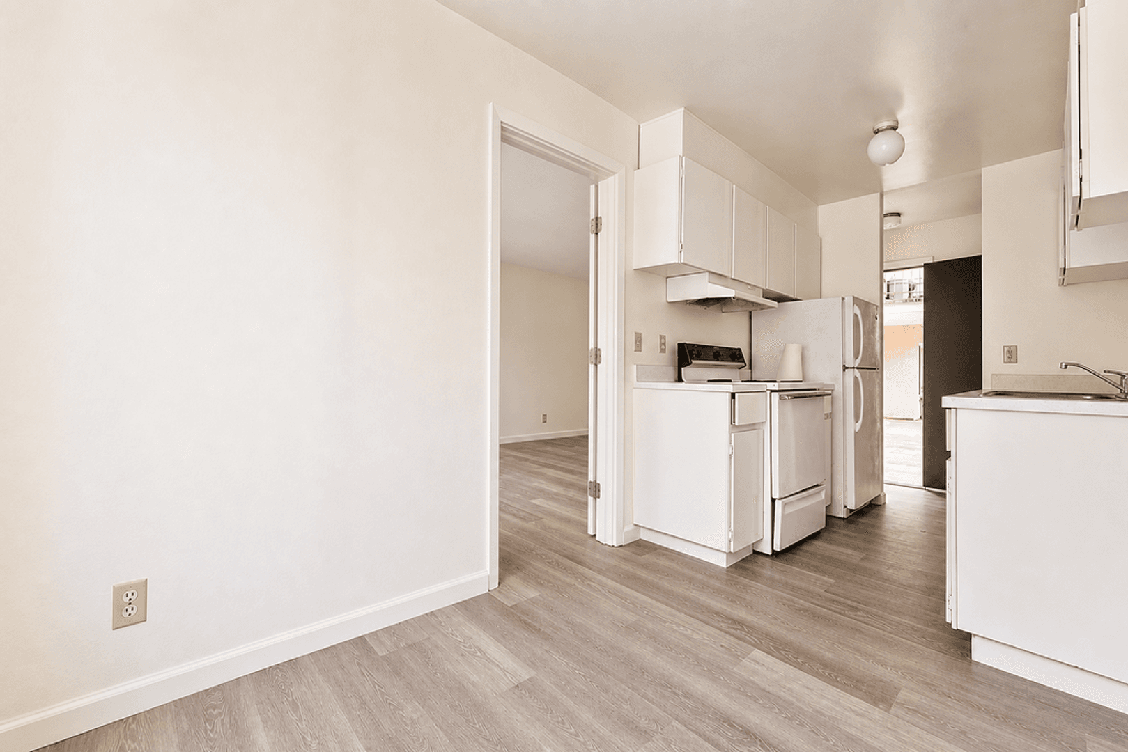 Berkeley Apartment: 2540 College Ave