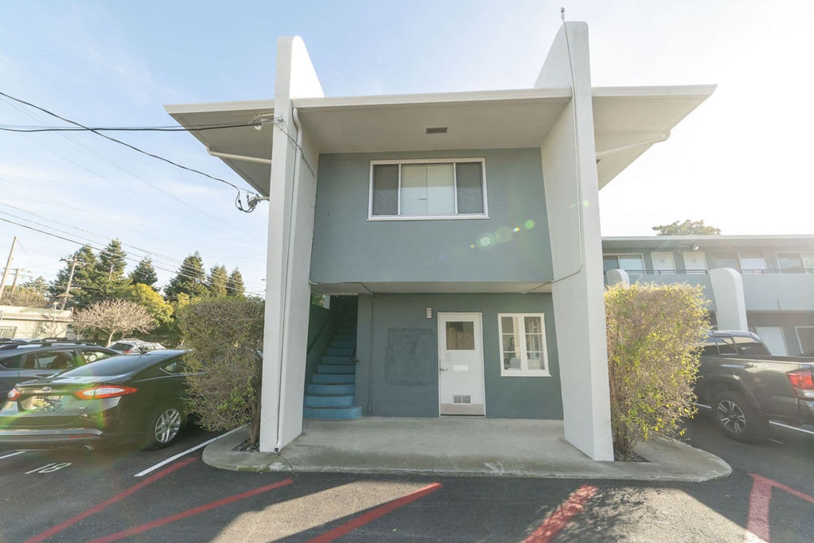 Oakland Apartment: 5471 Vicente Way