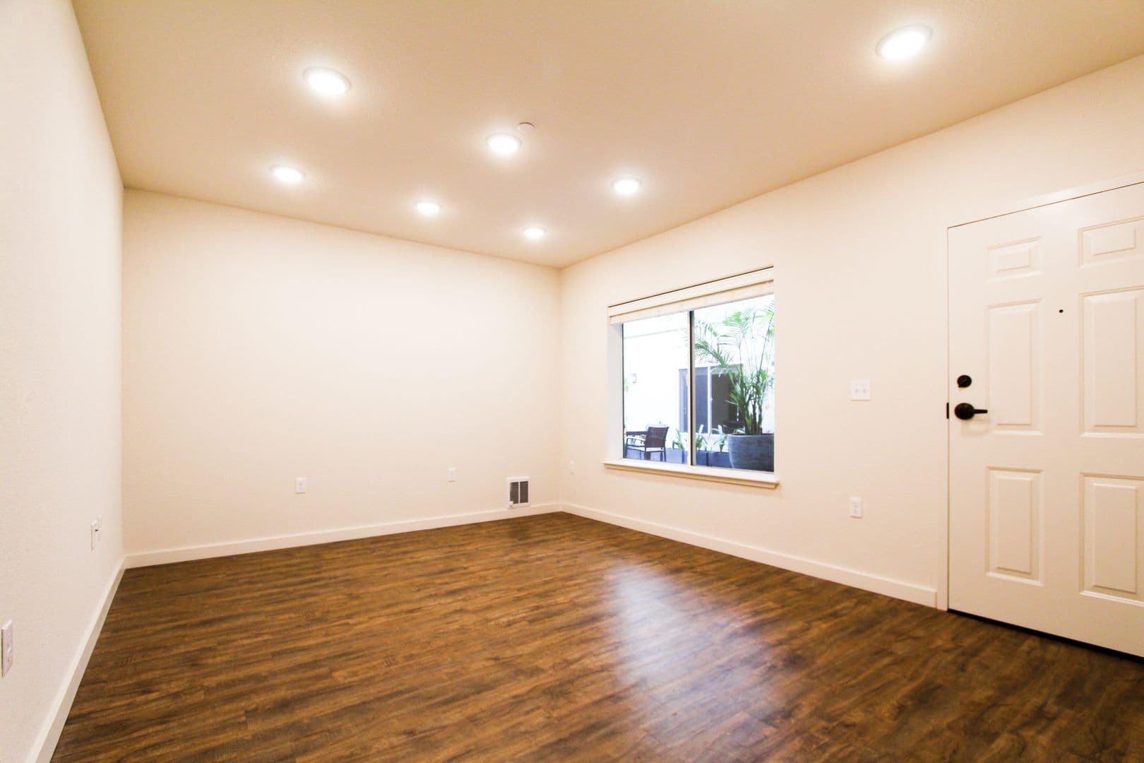 Berkeley Apartment: 1901 Dwight Way