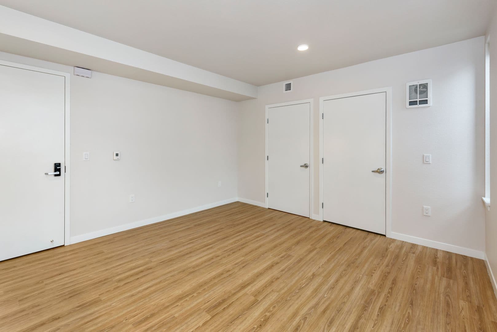 Berkeley Apartment: 2067 University Ave