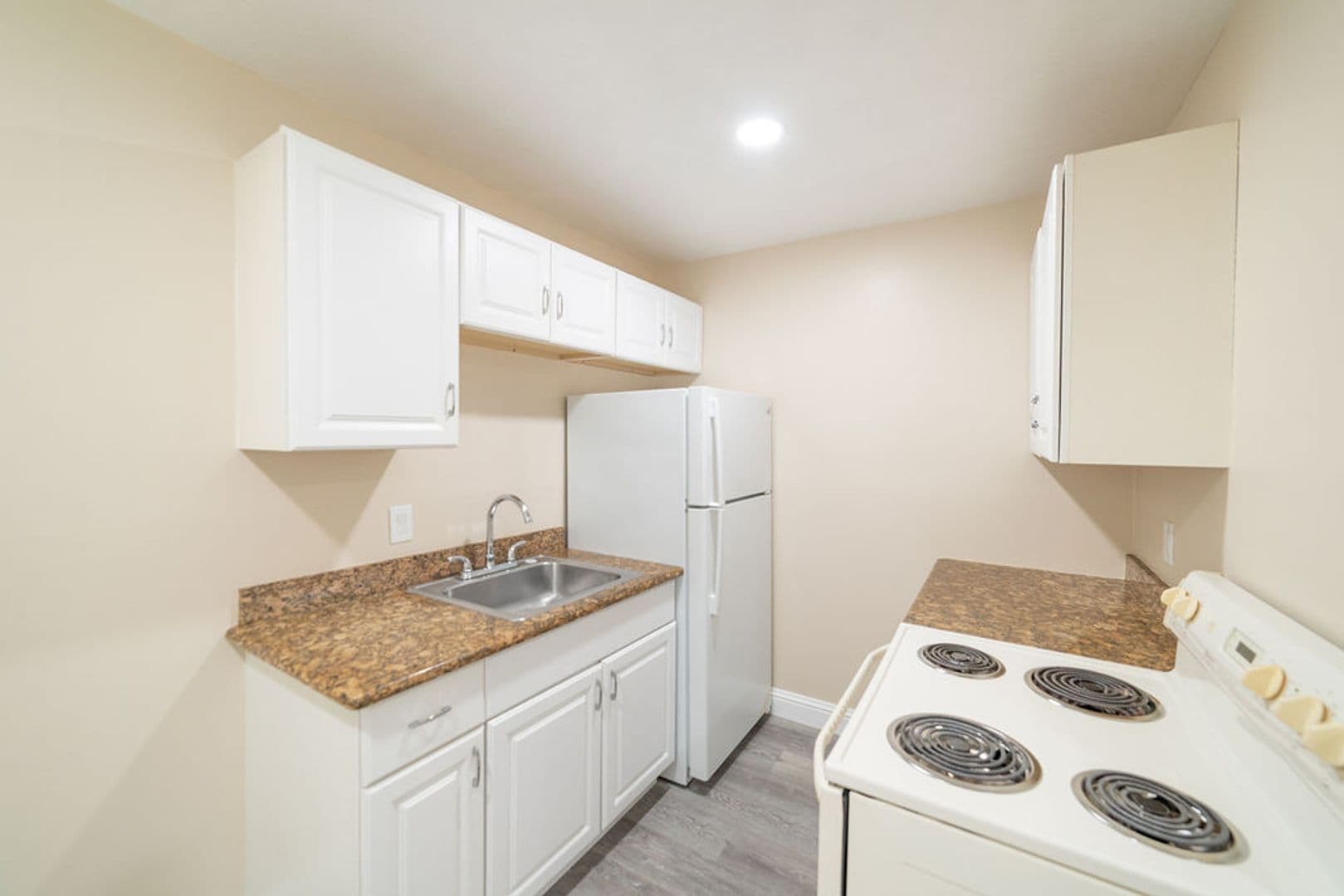 Oakland Apartment: 200 East 15th Street