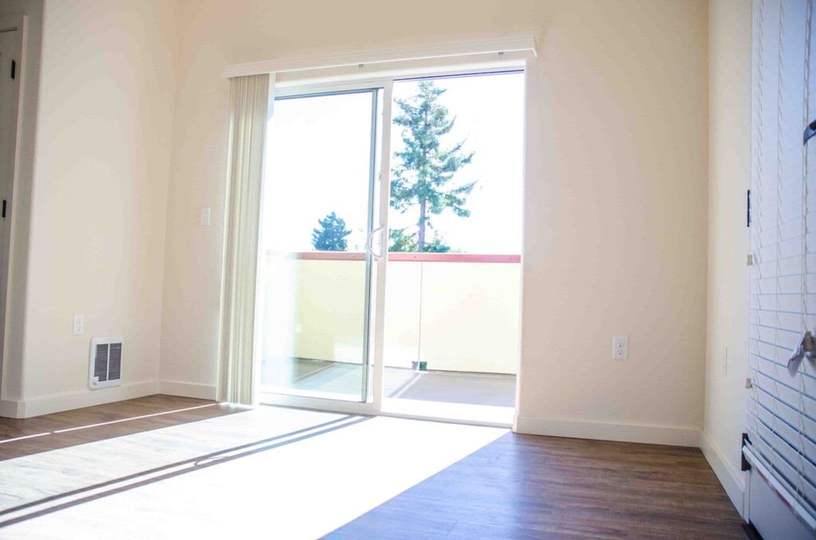 Berkeley Apartment: 1901 Dwight Way