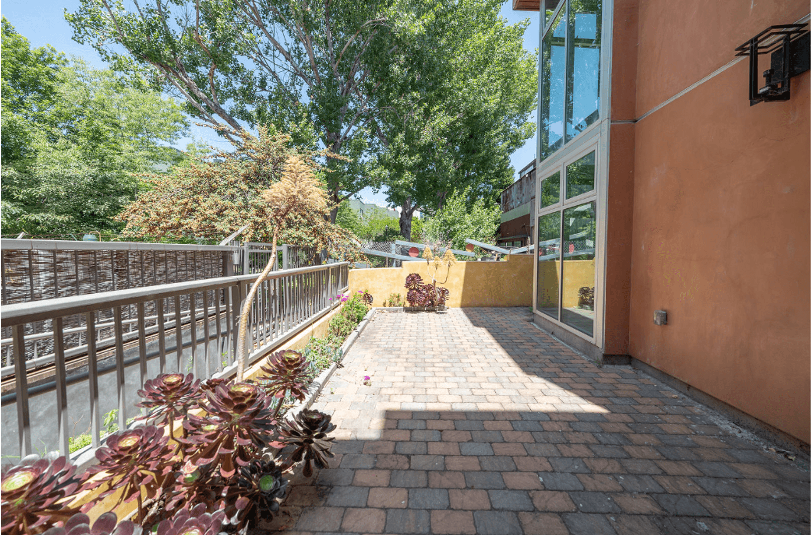 Emeryville Apartment: 1276 Ocean Ave