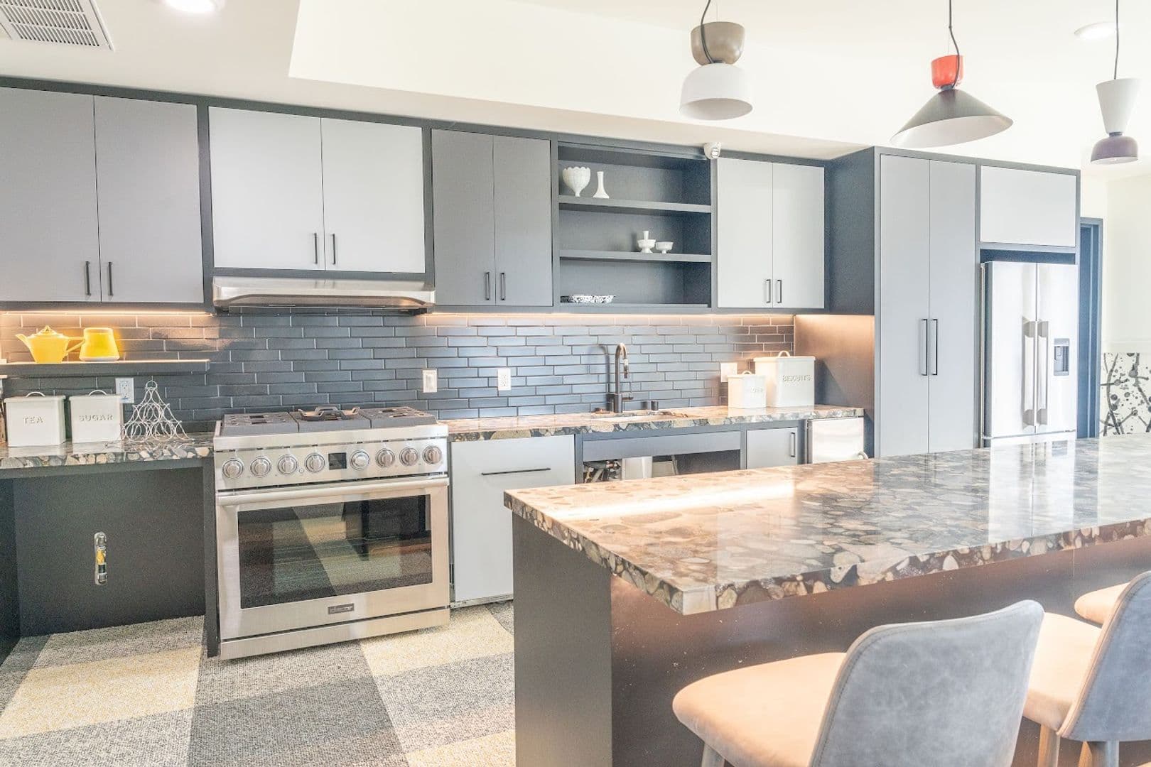 Oakland Apartment: 240 W. MacArthur Blvd