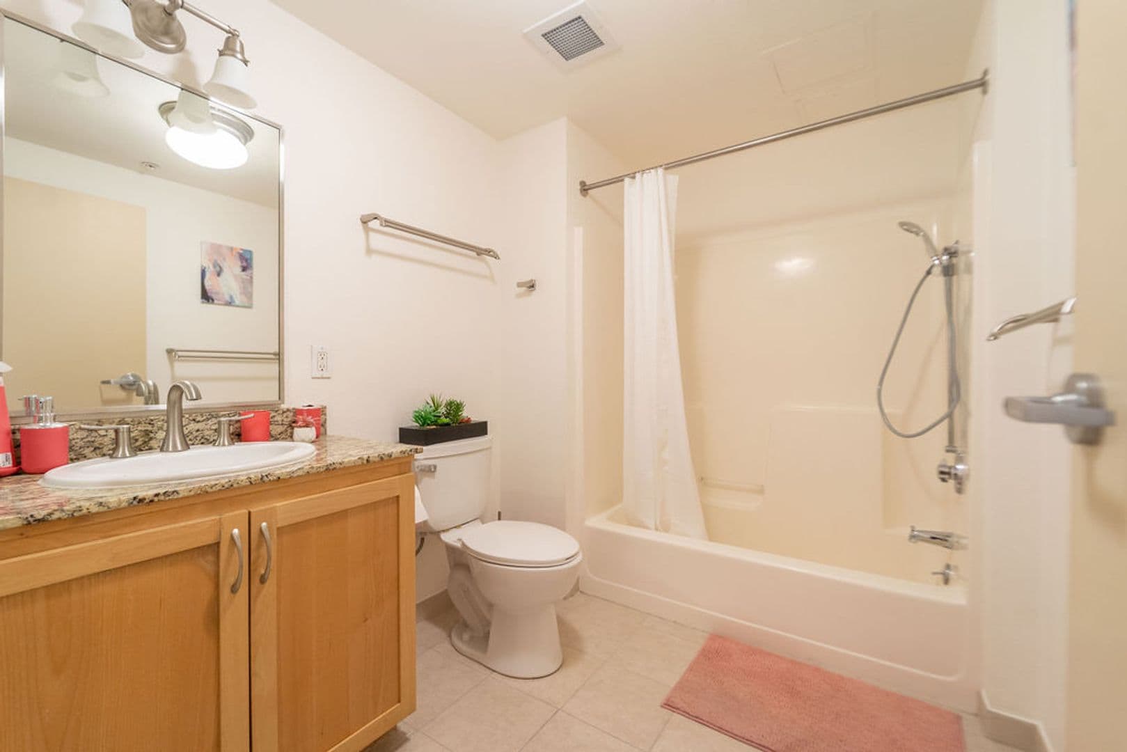 Berkeley Apartment: 2398 Bancroft Way
