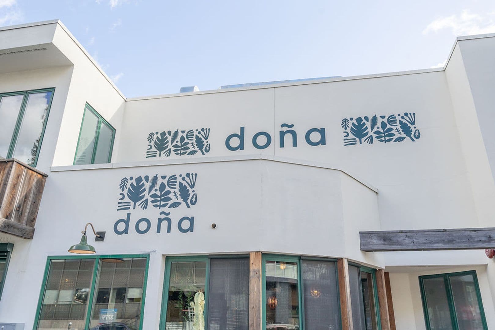 Oakland Apartment: 240 W. MacArthur Blvd