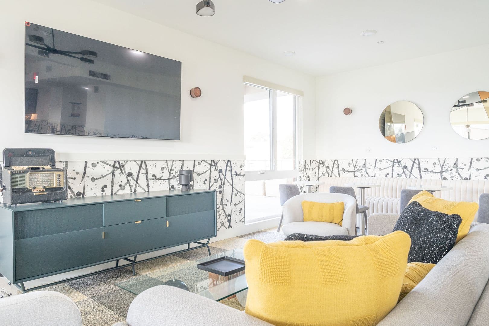 Oakland Apartment: 240 W. MacArthur Blvd