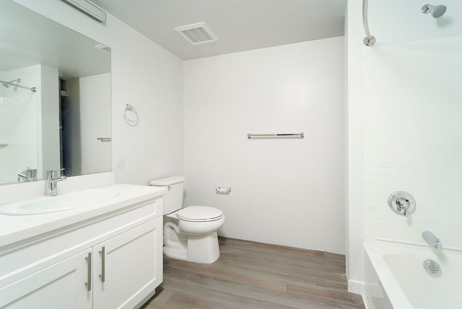 Berkeley Apartment: 2077 Haste St