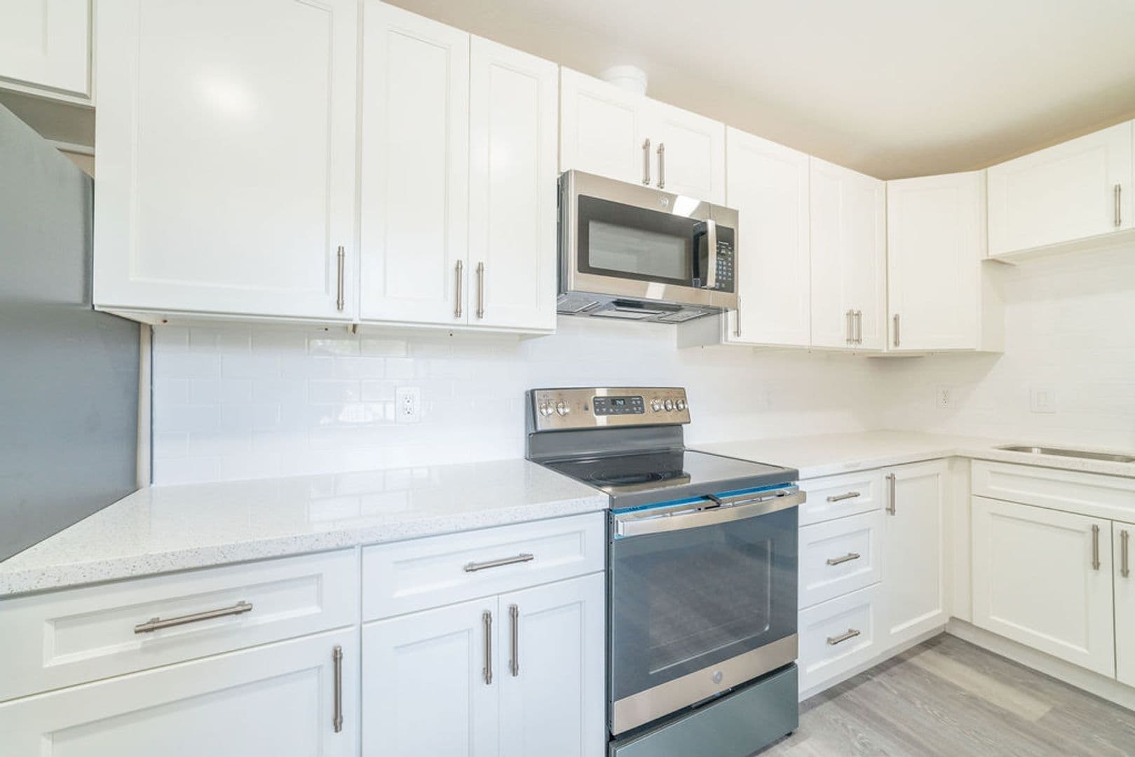 Oakland Apartment: 490 42nd Street