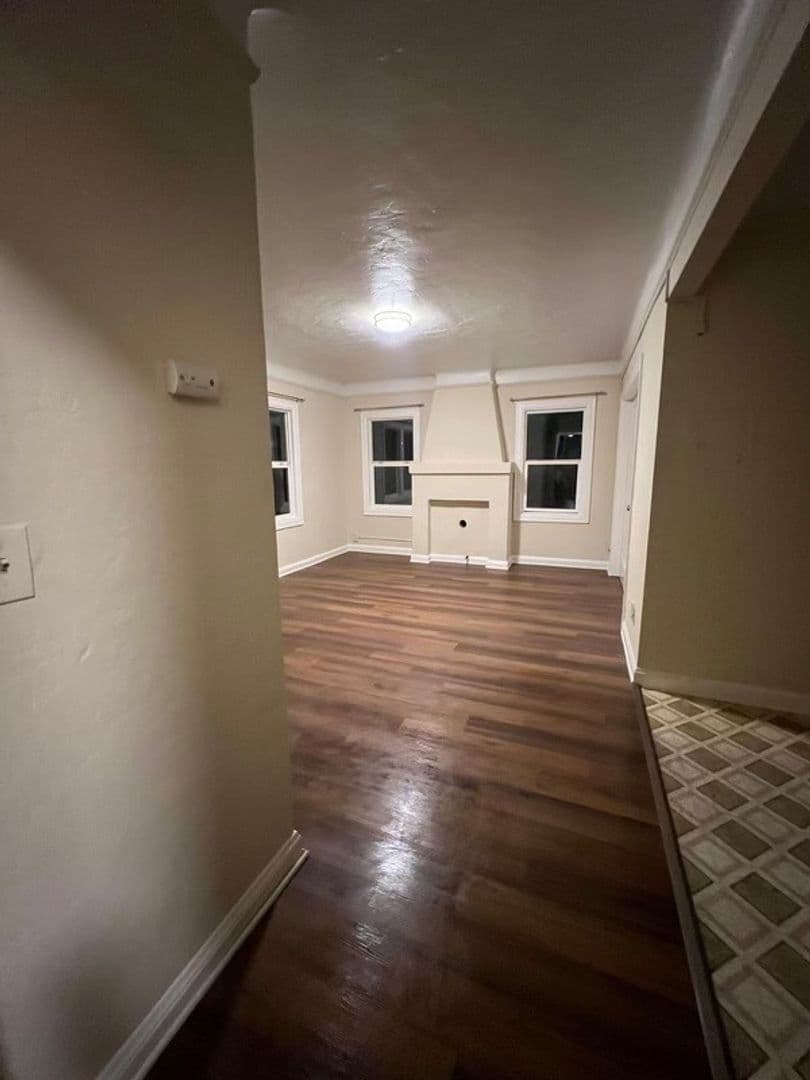 Pittsburg Apartment: 45 W. Tenth st.