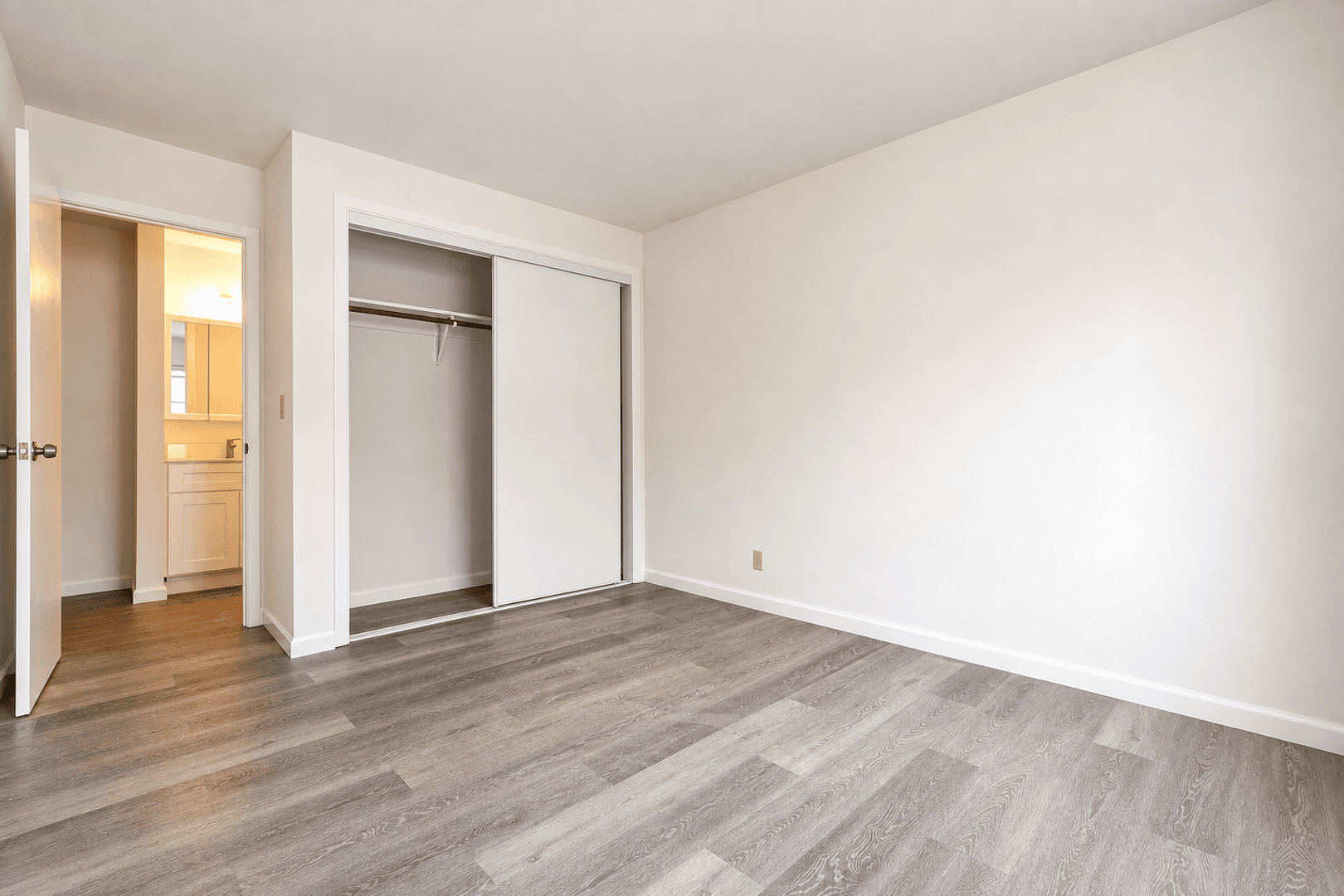 Berkeley Apartment: 2540 College Ave
