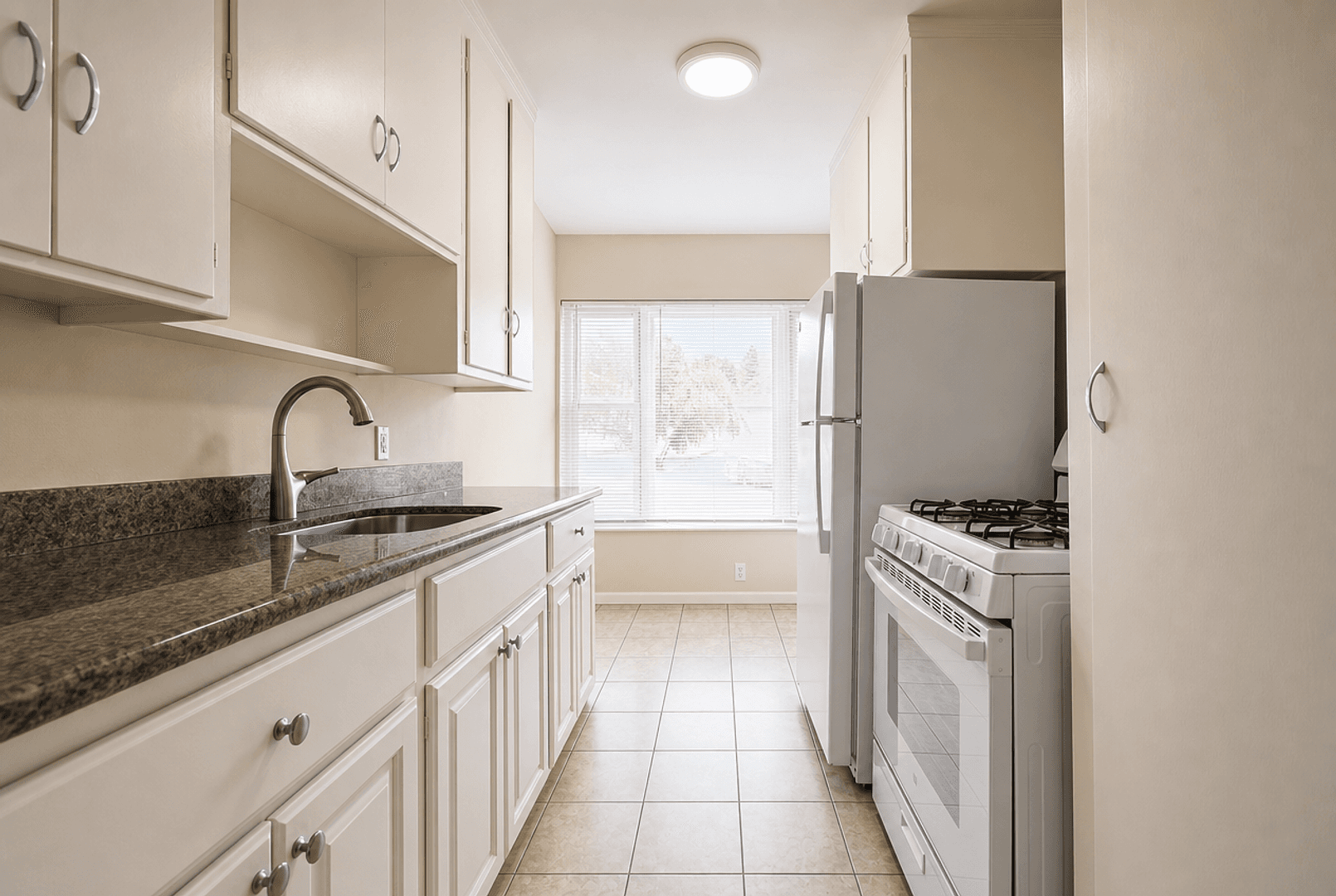 Albany Apartment: 935 Solano Avenue