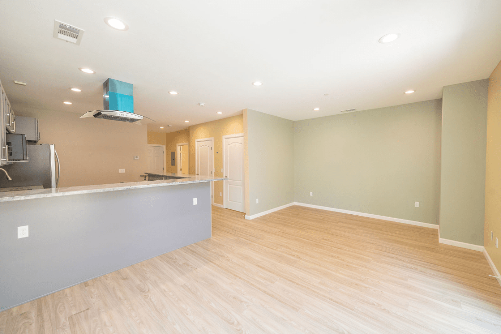 Emeryville Apartment: 1276 Ocean Ave