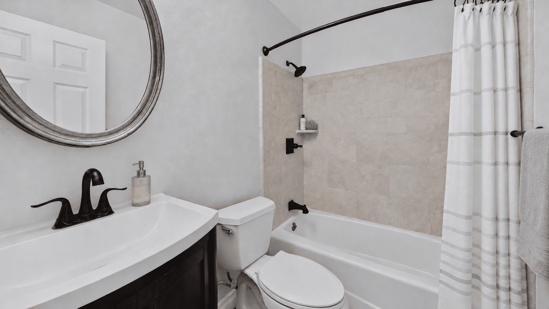 Covina Apartment: 535 N Lark Ellen Ave