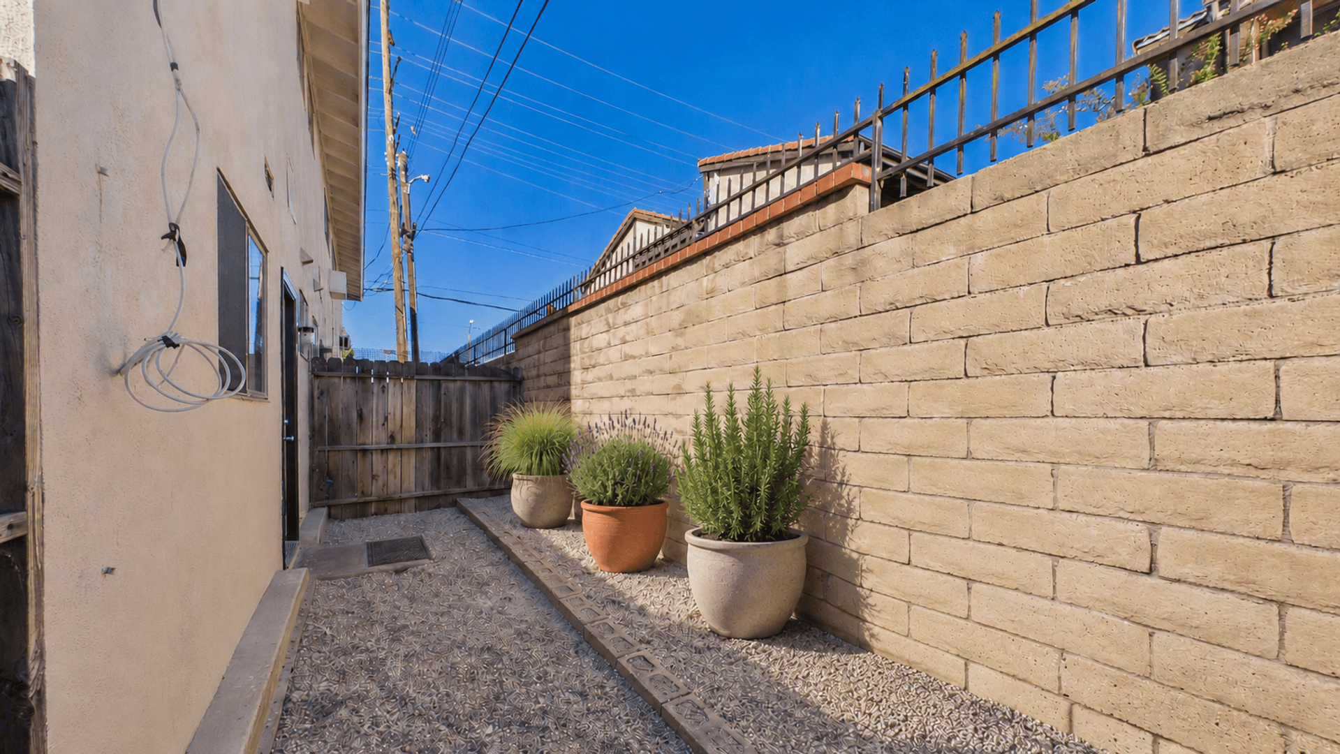 Duarte Apartment: 1318 Mountain Ave