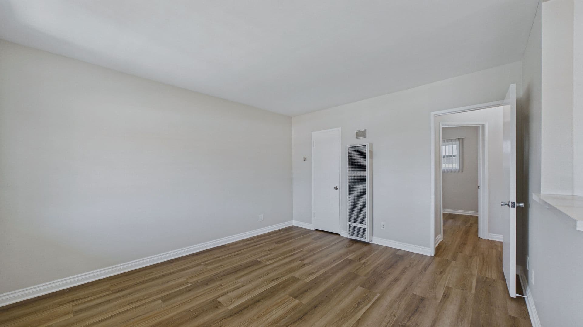 Monrovia Apartment: 733 W Duarte Rd