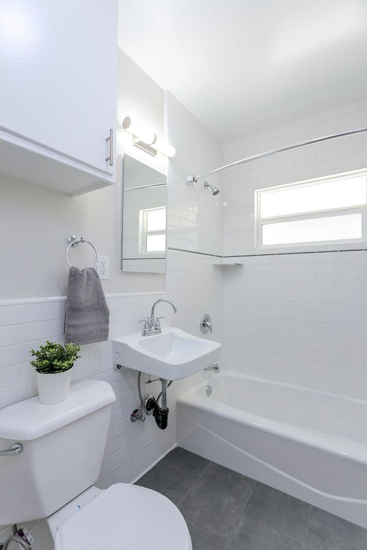 Arcadia Apartment: 1001-1005 W Huntington Dr