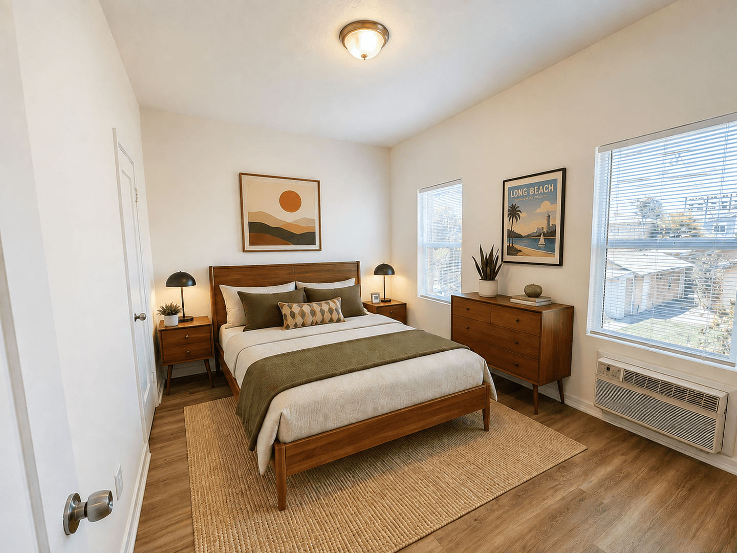 Long Beach Apartment: 1409-1415 Warren Ave