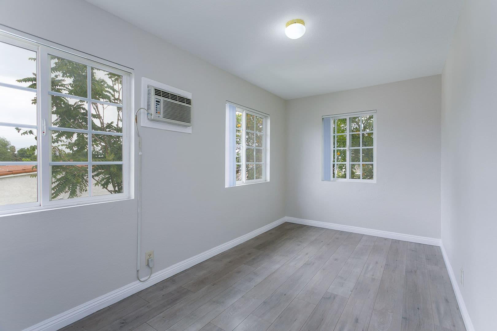 El Monte Apartment: 3720 Pine Ave
