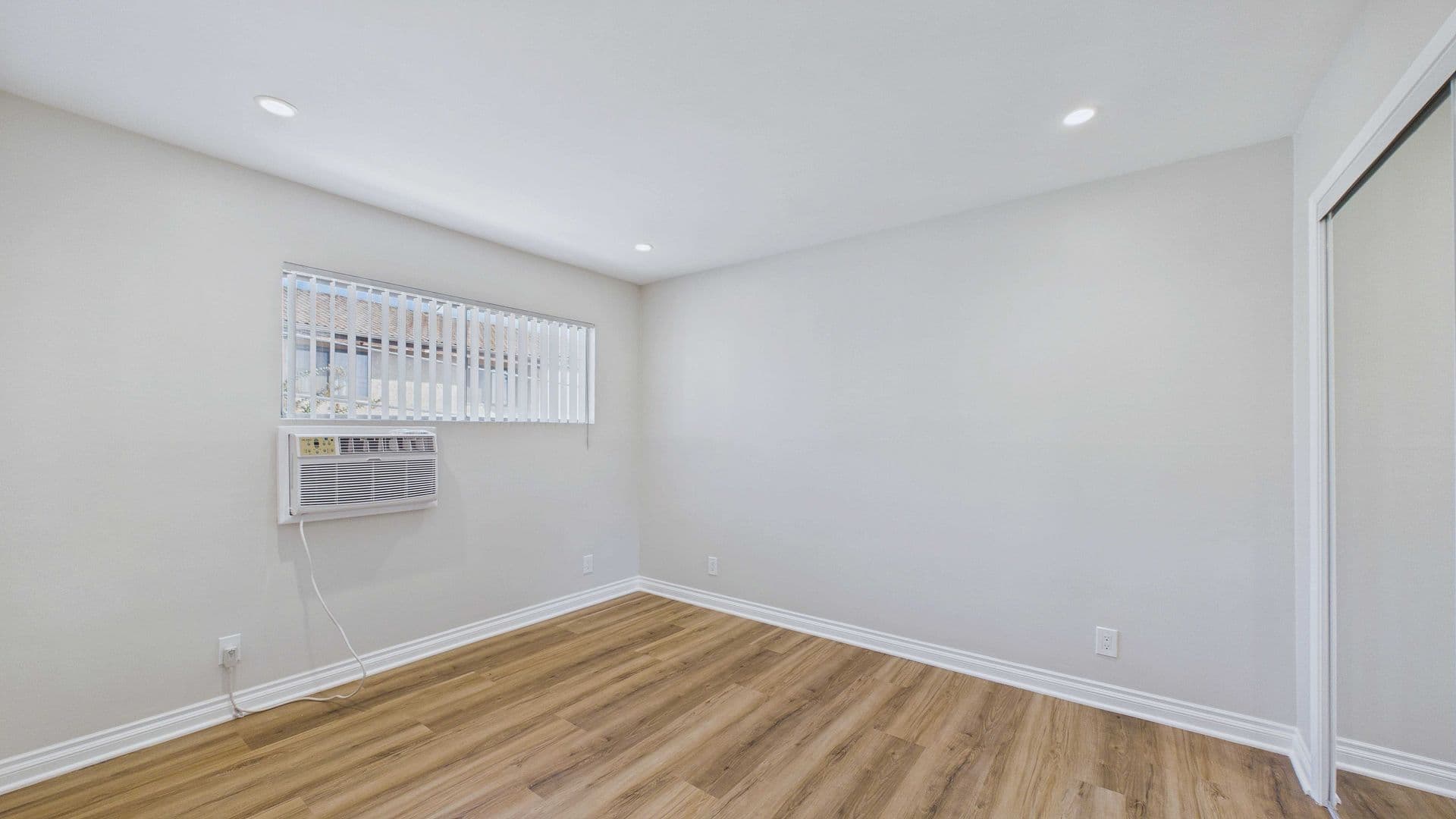Duarte Apartment: 1318 Mountain Ave