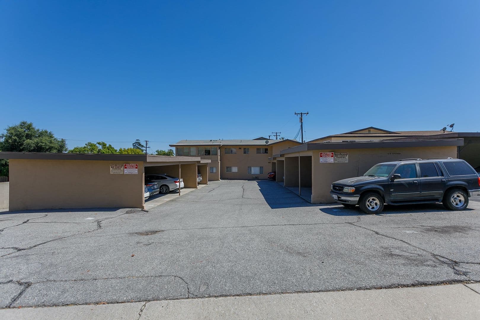 Sierra Madre Apartment: 51 Esperanza Ave