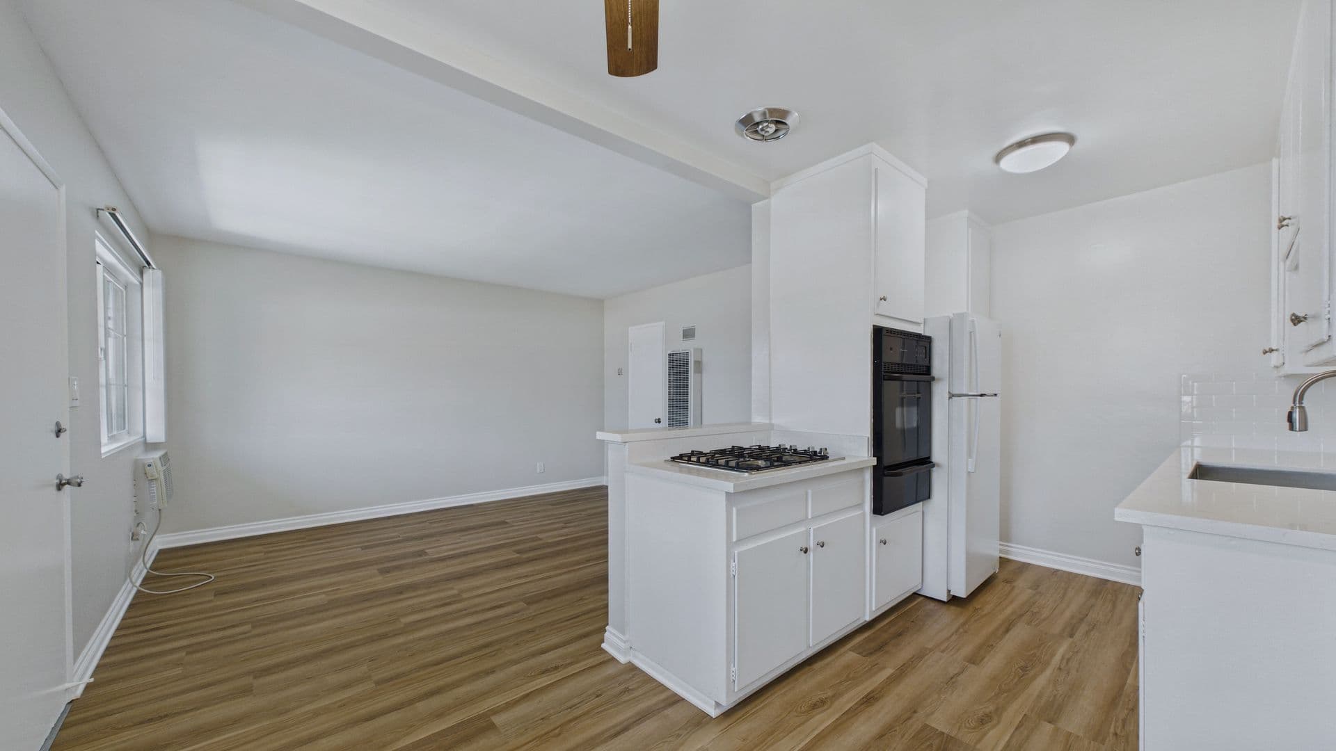 Monrovia Apartment: 733 W Duarte Rd