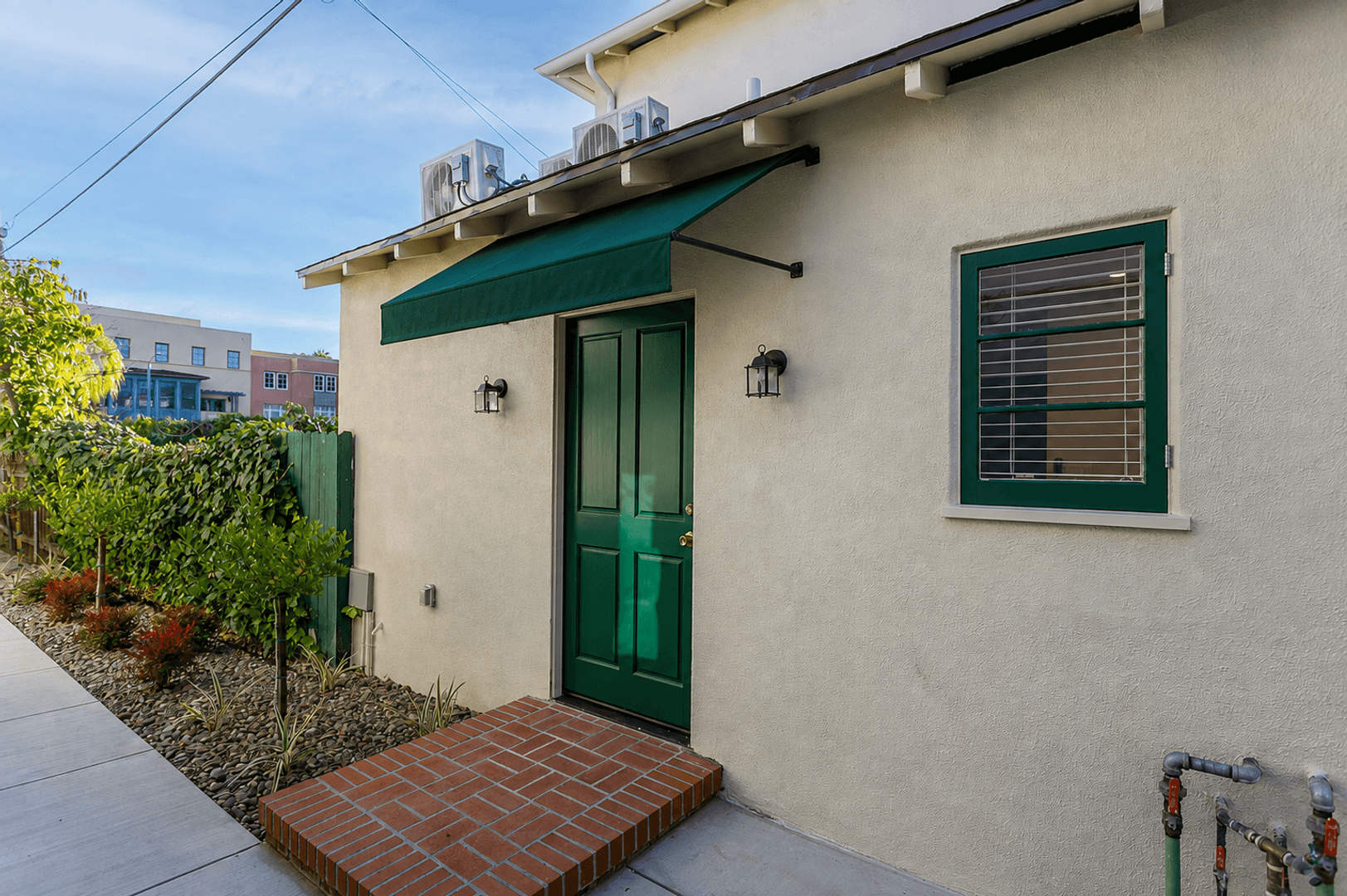 Pasadena Apartment: 156 S Oakland Ave