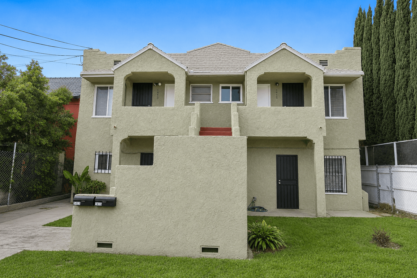 Long Beach Apartment: 1409-1415 Warren Ave