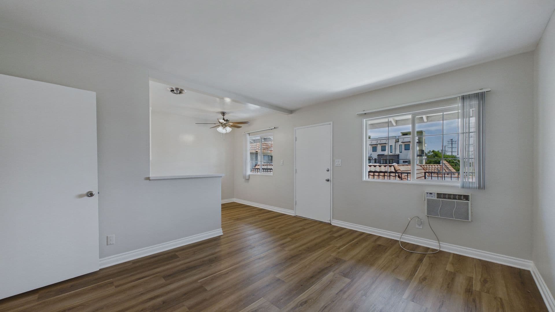 Monrovia Apartment: 733 W Duarte Rd